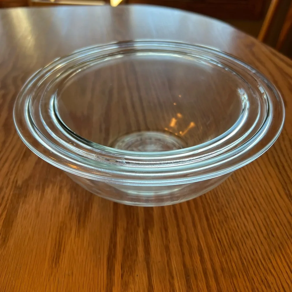 Set of 2 Vintage Pyrex Glass Nesting Mixing Bowls